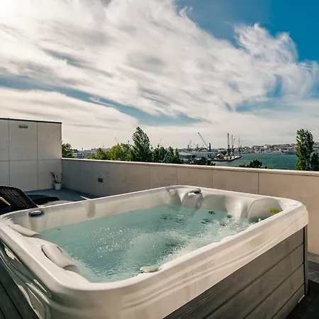 River Town View - Luxury Apartment With Jacuzzi On Terrace Viana do Castelo Exterior photo