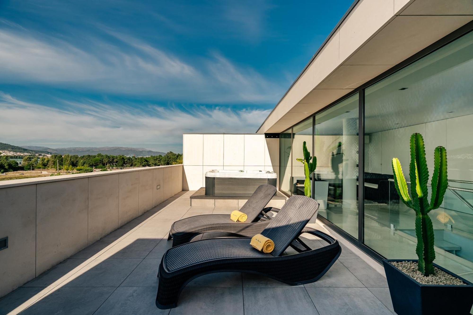 River Town View - Luxury With Jacuzzi On Terrace Apartment